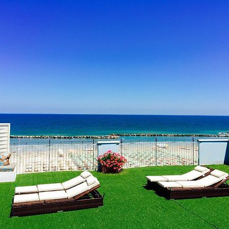Residence Frontemare Rimini Dış mekan fotoğraf