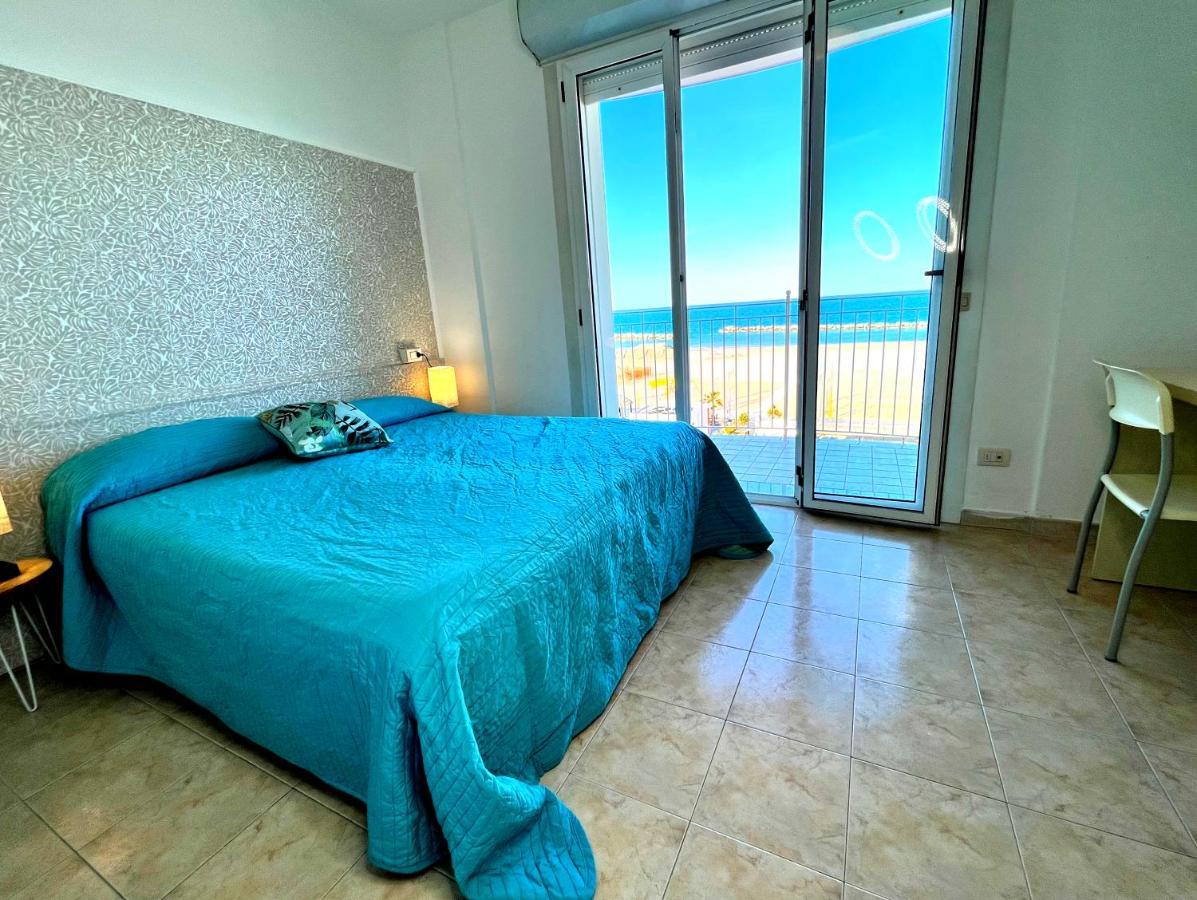Residence Frontemare Rimini Dış mekan fotoğraf