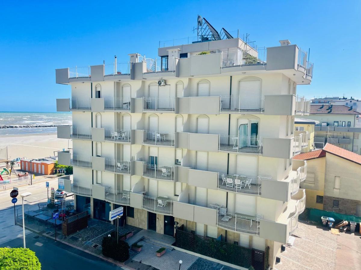 Residence Frontemare Rimini Dış mekan fotoğraf