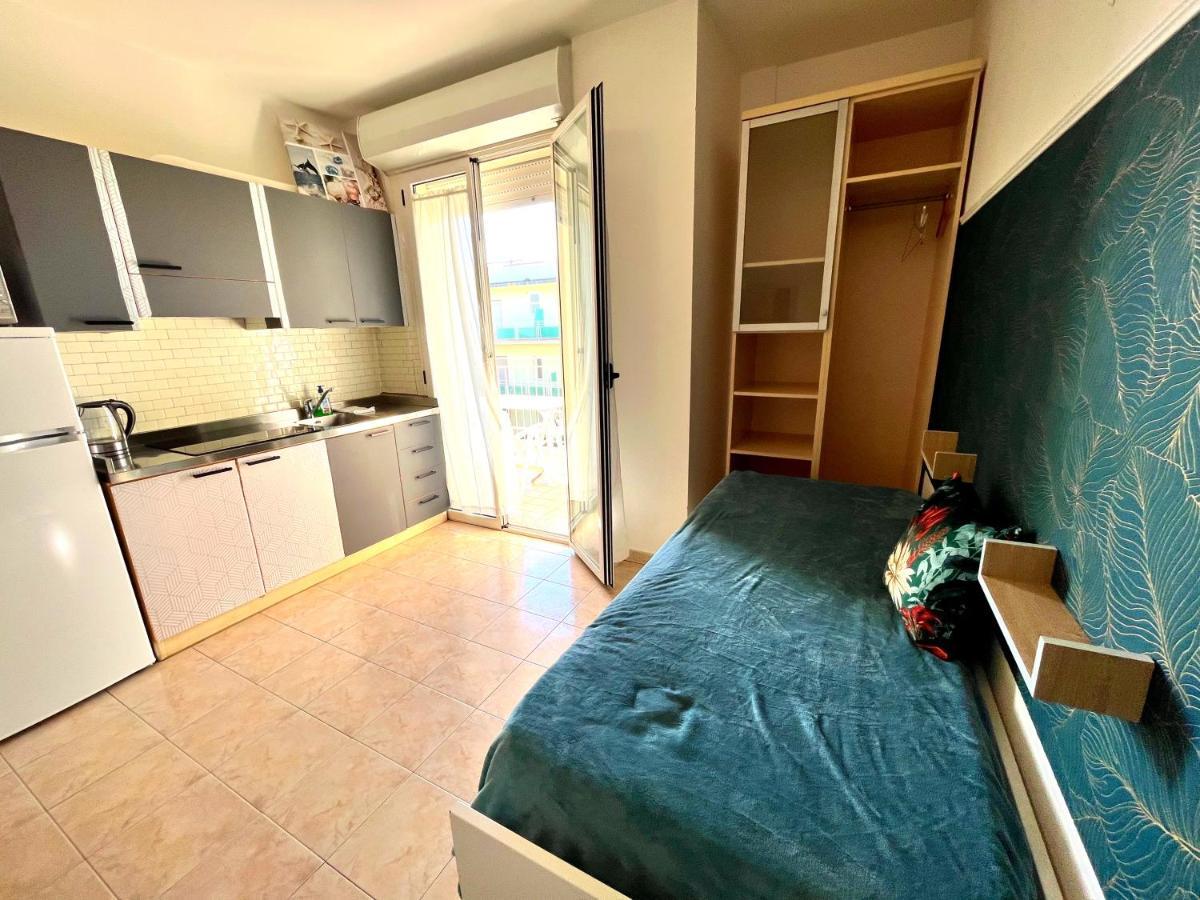 Residence Frontemare Rimini Dış mekan fotoğraf