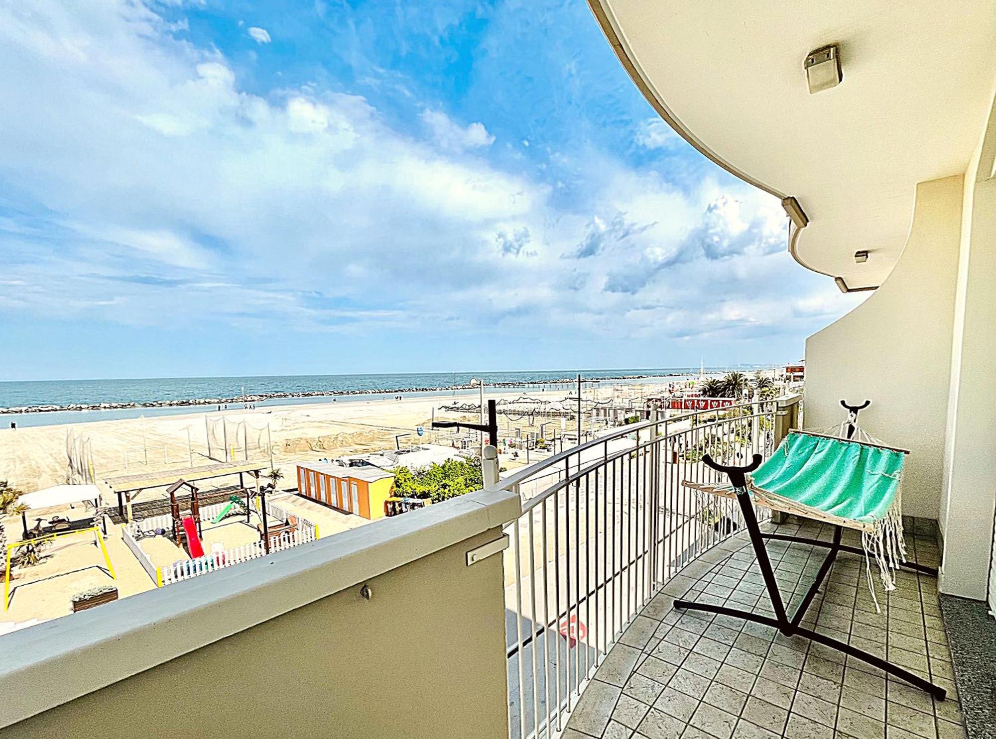 Residence Frontemare Rimini Dış mekan fotoğraf