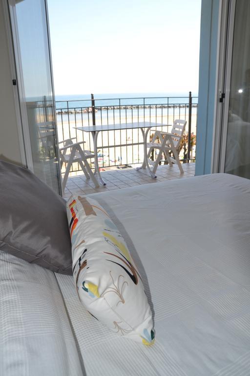 Residence Frontemare Rimini Dış mekan fotoğraf