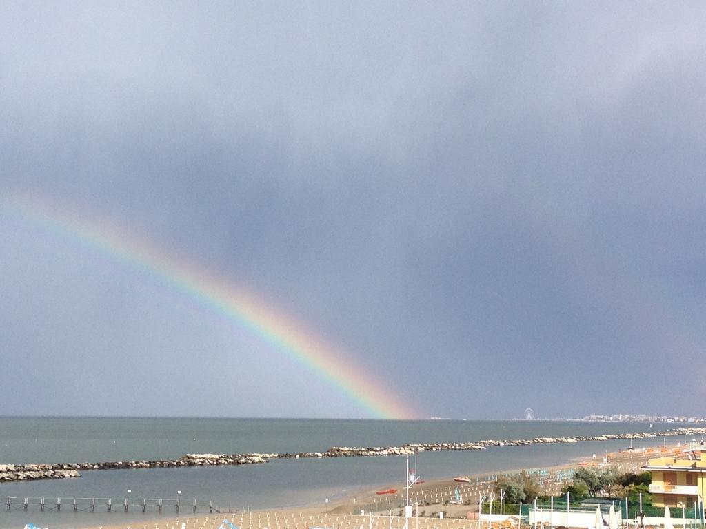 Residence Frontemare Rimini Oda fotoğraf