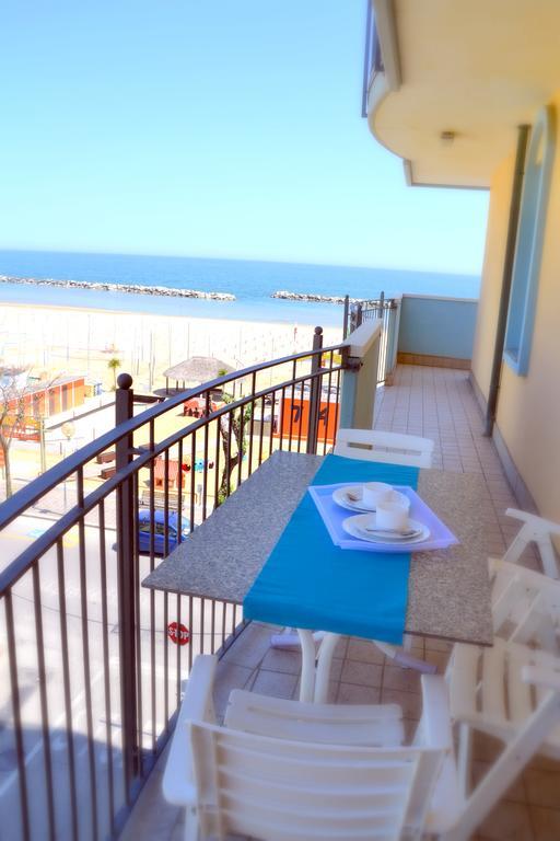Residence Frontemare Rimini Dış mekan fotoğraf