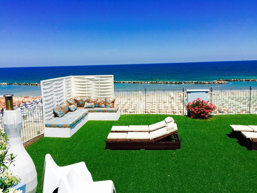 Residence Frontemare Rimini Dış mekan fotoğraf